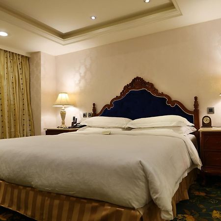Royal Seasons Hotel Taipei ‧ Nanjing W. Exterior foto