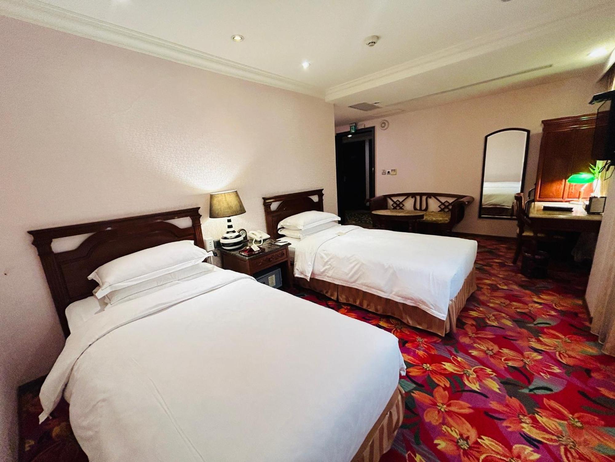 Royal Seasons Hotel Taipei ‧ Nanjing W. Exterior foto